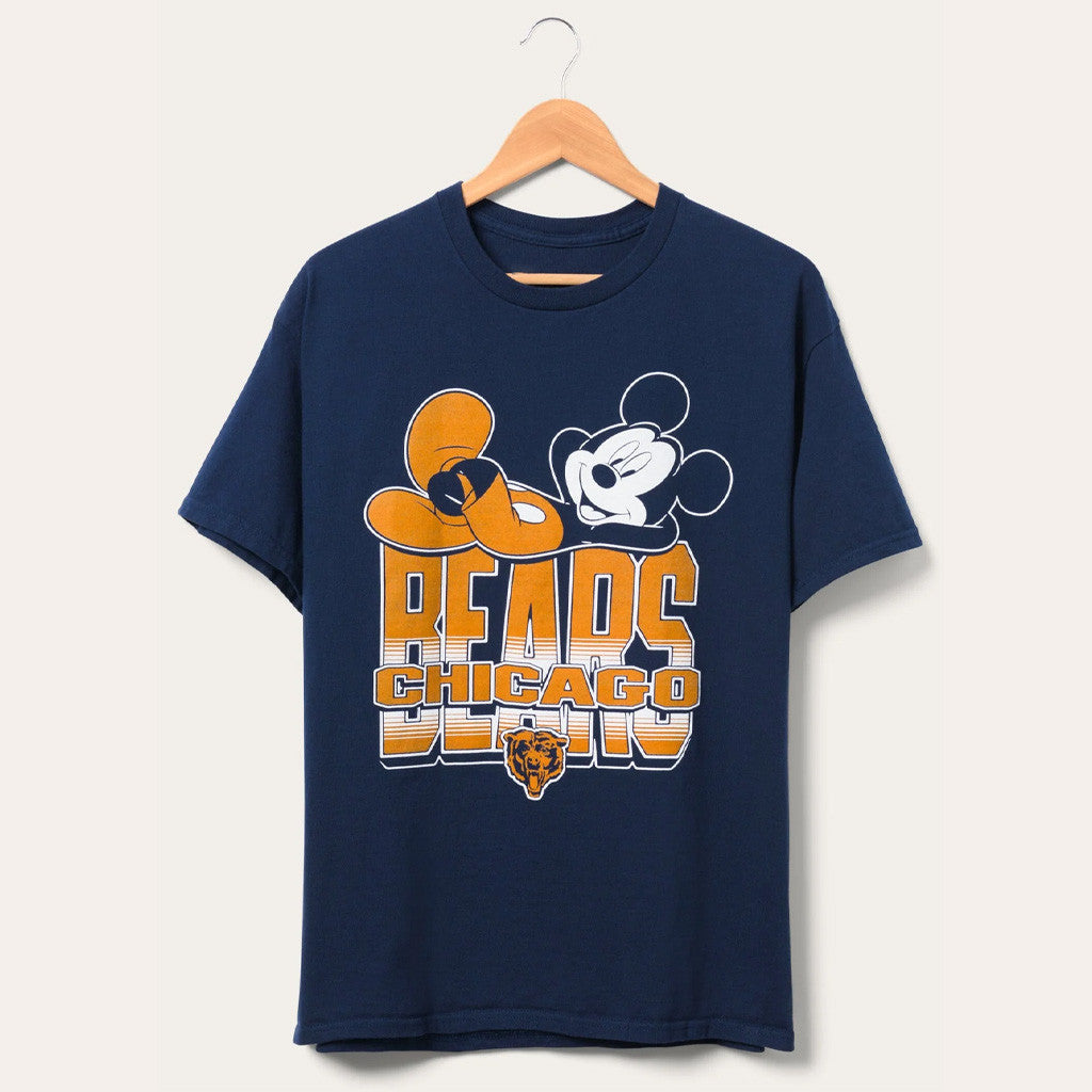 D X Junk Food Football Collection Merch 2026 Chicago Bears Mickey Kick Back T-Shirt Fan Gifts - Merchluma